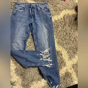 AE Mom jeans sz 8L